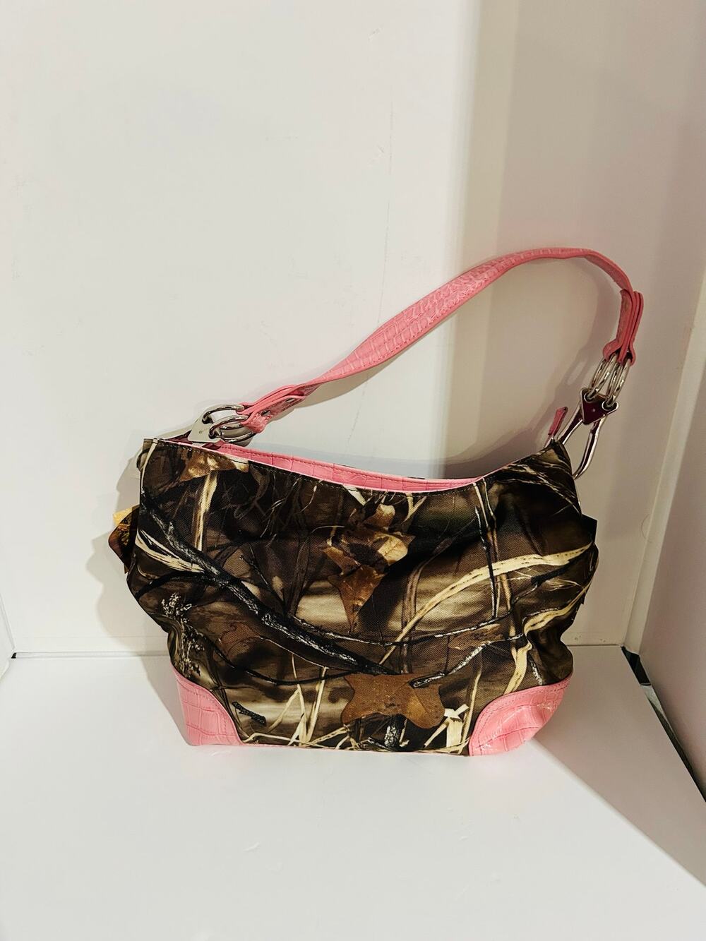 REALTREE Crescent Purse - Pink Camouflage/ Concealed Carry Handbag  - NWT